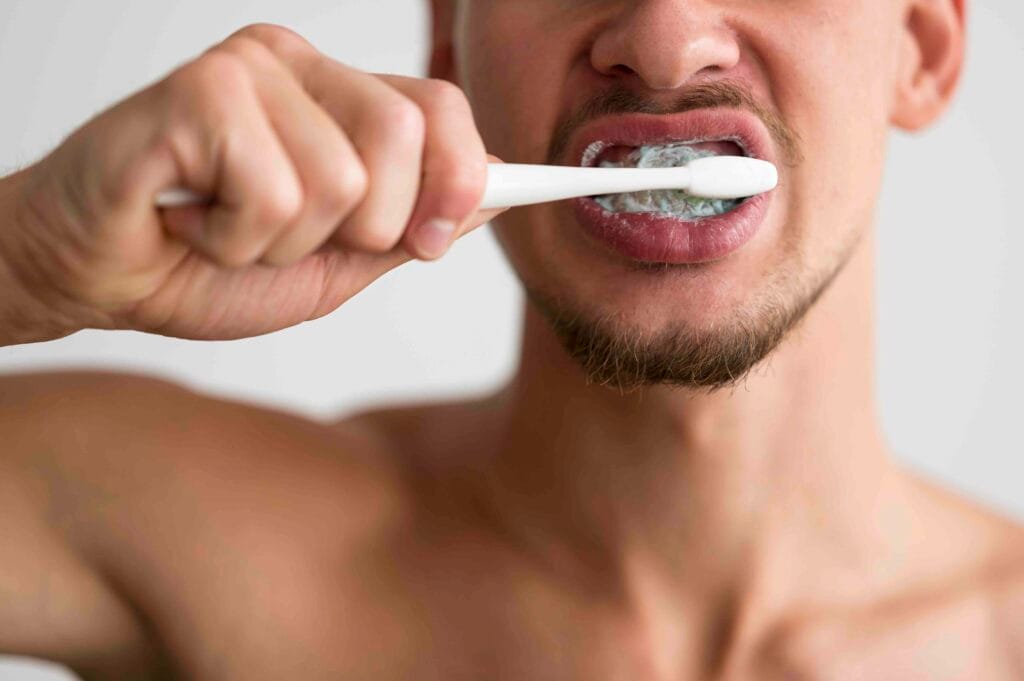 Spazzolare denti con gengive sensibili